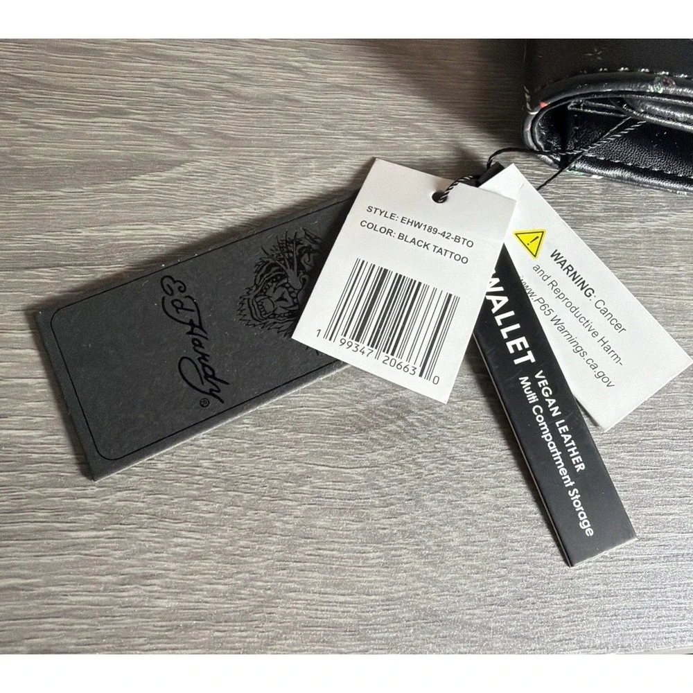 NWT Ed‎ Hardy Wallet Card Holder Bifold Snap Closure Black Graphic Tattoo Design